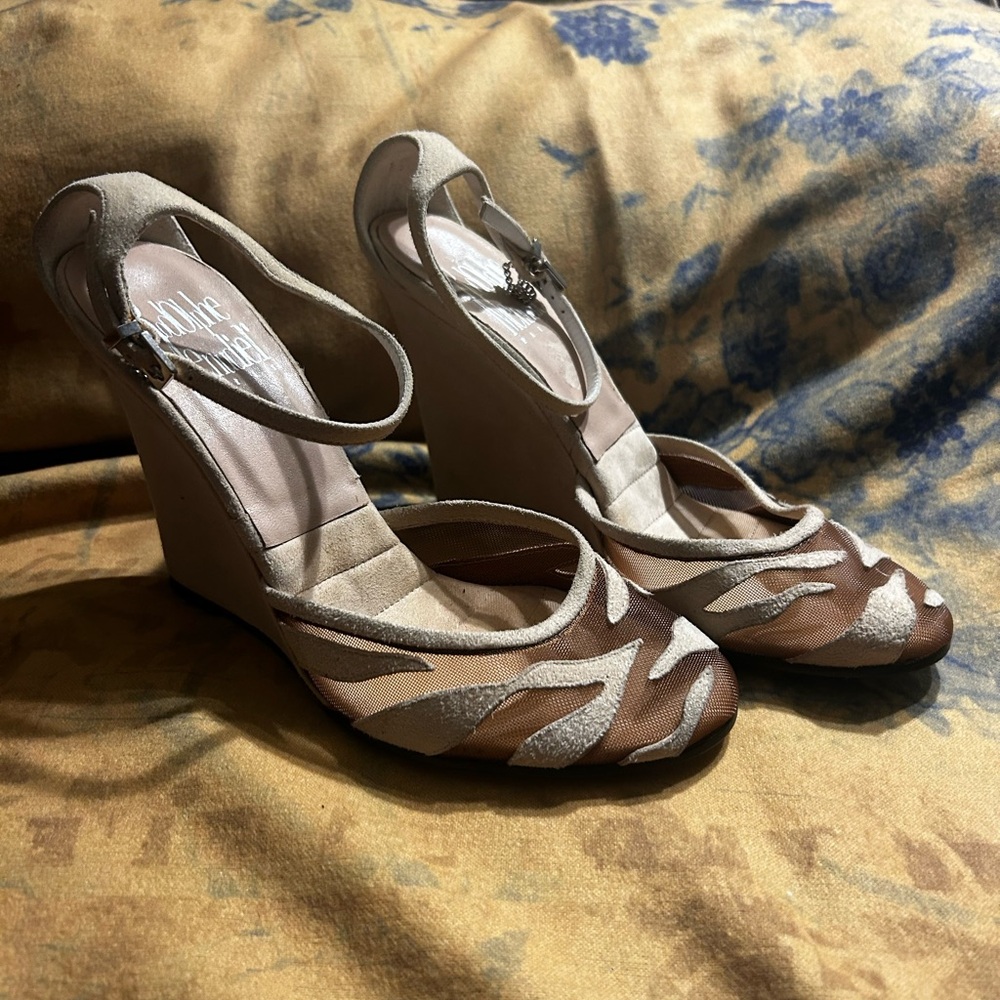 Rodolphe Menudier Tan and Cream Wedges